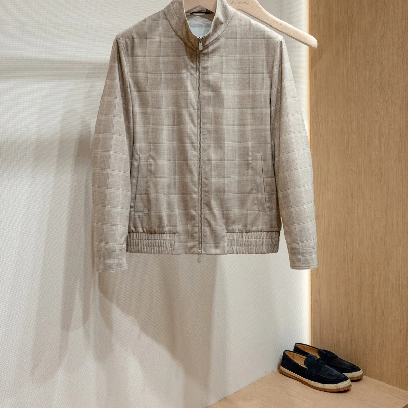 Новая высококачественная итальянская куртка из итальянской ткани в шотландскую клетку для мужской повседневной куртки-пилотки.
Новая высококачественная итальянская куртка из итальянской ткани в шотландскую клетку для мужской повседневной куртки-пилотки.