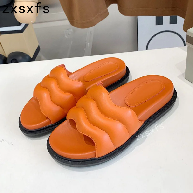 Brand Designer New Leather Thick Sole Open Toe Flats Slippers Women Casual Beach Sandals For 2023 Summer
Brand Designer New Leather Thick Sole Open Toe Flats Slippers Women Casual Beach Sandals For 2023 Summer