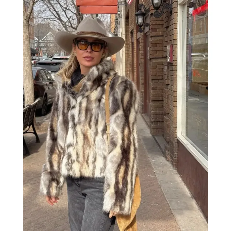 winter women's new fashion animal print natural color imitation fur standing collar jacket warm short coat
winter women's new fashion animal print natural color imitation fur standing collar jacket warm short coat