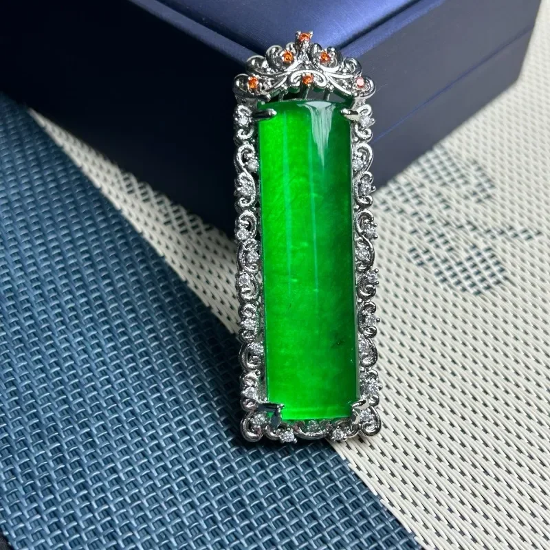Natural High-ice Quartzite Jade Pendant, Classic Simple and Versatile Necklace Jewelry
Natural High-ice Quartzite Jade Pendant, Classic Simple and Versatile Necklace Jewelry