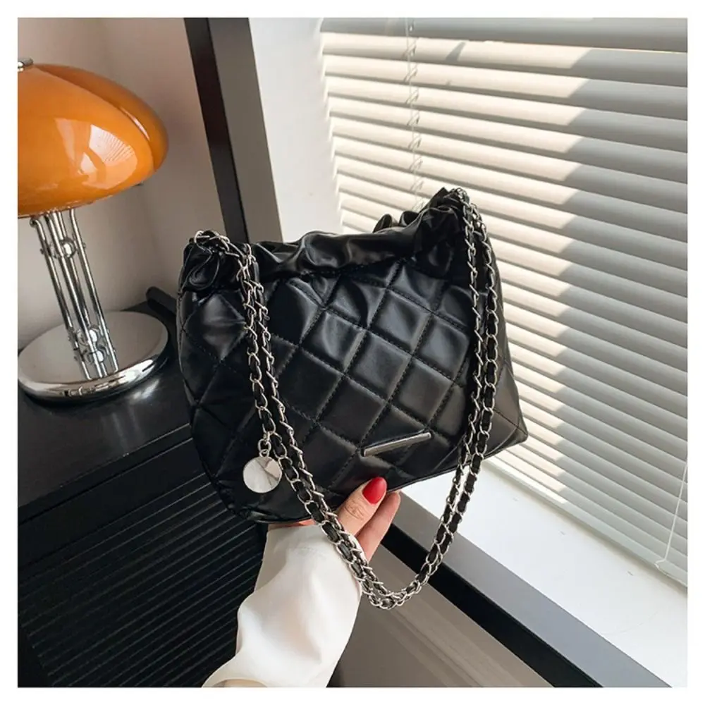 Rhombic Chain Bag Fashion Small Soft Leather Bucket Bag Lightwear Drawstring Bag Ladies Girl
Rhombic Chain Bag Fashion Small Soft Leather Bucket Bag Lightwear Drawstring Bag Ladies Girl