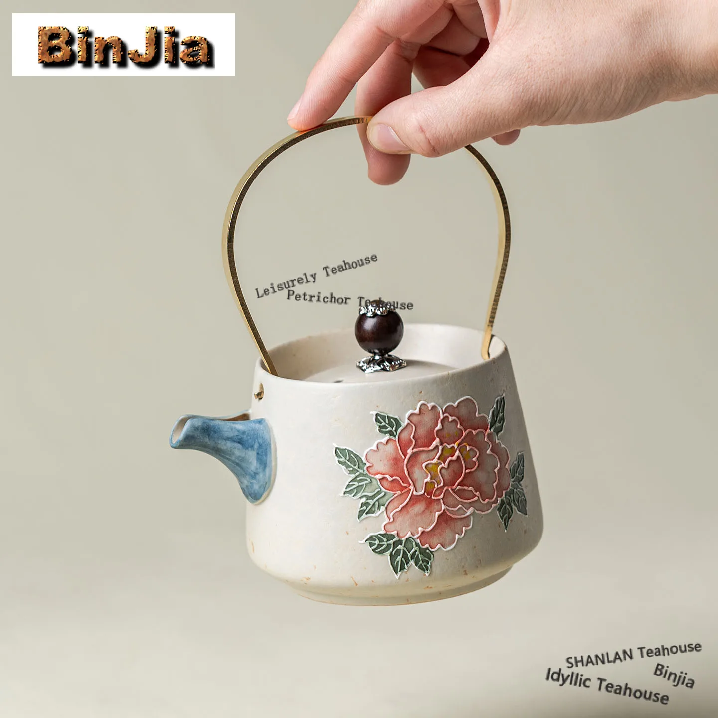 Чайник 230 мл с медной ручкой, расписанный вручную, с изображением пионов, традиционный заварочный чайник с фильтром для заваривания чая, декор для кафе
Чайник 230 мл с медной ручкой, расписанный вручную, с изображением пионов, традиционный заварочный чайник с фильтром для заваривания чая, декор для кафе