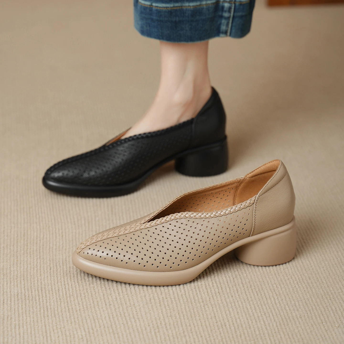 2026 new summer women sandals natural leather 22-25cm soft sheepskin+pigskin+cowhide round toe hollow round heel women shoes
2026 new summer women sandals natural leather 22-25cm soft sheepskin+pigskin+cowhide round toe hollow round heel women shoes