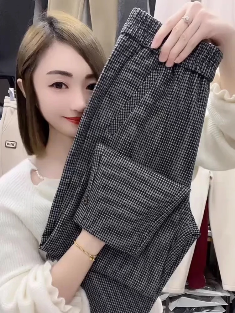 Тонкие повседневные брюки в клетку с высокой талией для мам среднего возраста, летние свободные брюки, универсальные утягивающие капри Harlan из девяти предметов...
Тонкие повседневные брюки в клетку с высокой талией для мам среднего возраста, летние свободные брюки, универсальные утягивающие капри Harlan из девяти предметов...