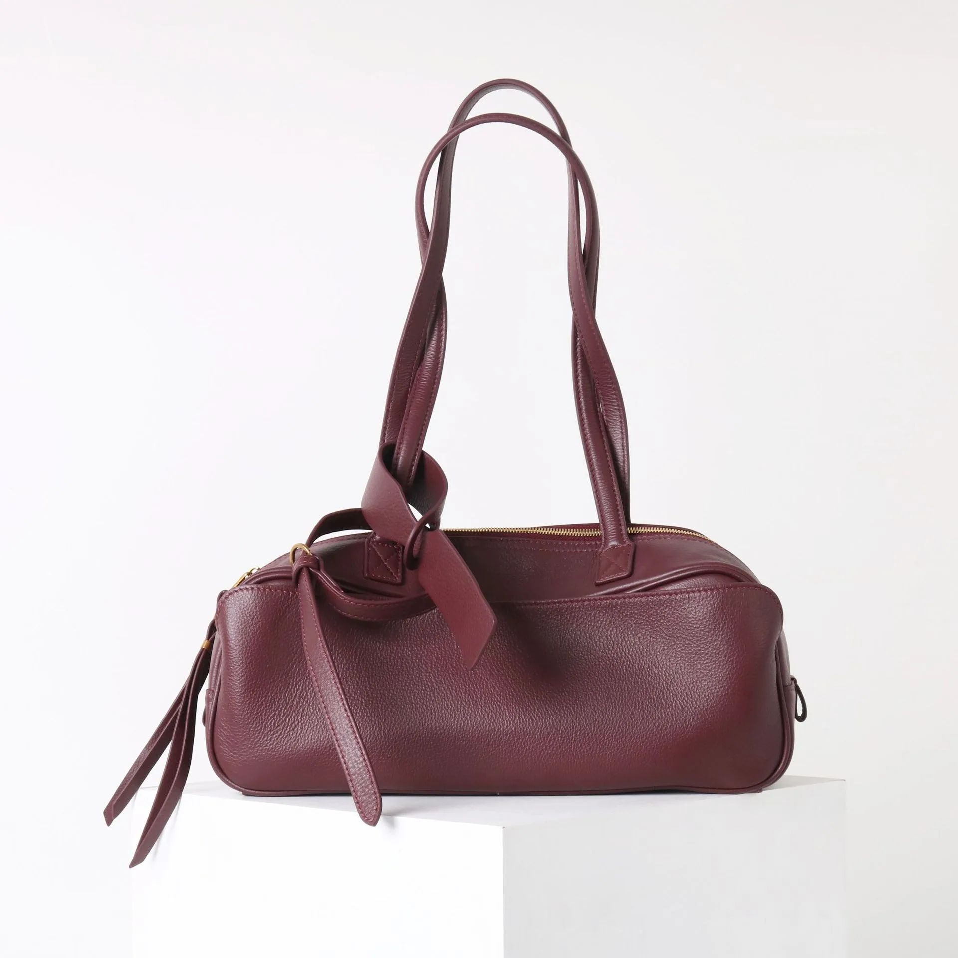 Women's Handbags 2025 New Spring Autumn Bowling Casual Tote Bags Fashion Genuine Leather Women Shoulder Bags 
Women's Handbags 2025 New Spring Autumn Bowling Casual Tote Bags Fashion Genuine Leather Women Shoulder Bags