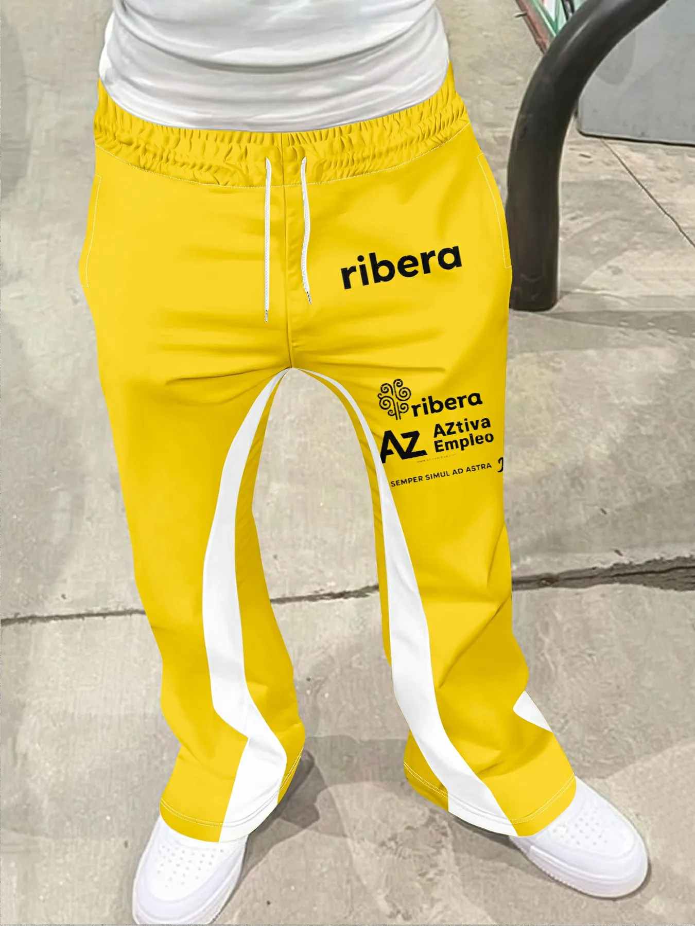 Y2k Flared Pants Men Loose 3D Print Trousers Casual Sweatpants Mid Waist Sporty Female Clothes Streetwear Hip Hop Vintage Pants
Y2k Flared Pants Men Loose 3D Print Trousers Casual Sweatpants Mid Waist Sporty Female Clothes Streetwear Hip Hop Vintage Pants