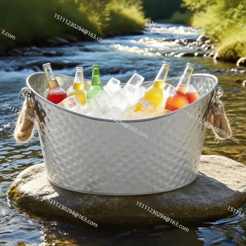 Металлическое ведро для напитков в форме слитка из нержавеющей стали, большое ведро для льда, вечерние на открытом воздухе, охлаждающее ведро для льда для шампанского
Металлическое ведро для напитков в форме слитка из нержавеющей стали, большое ведро для льда, вечерние на открытом воздухе, охлаждающее ведро для льда для шампанского