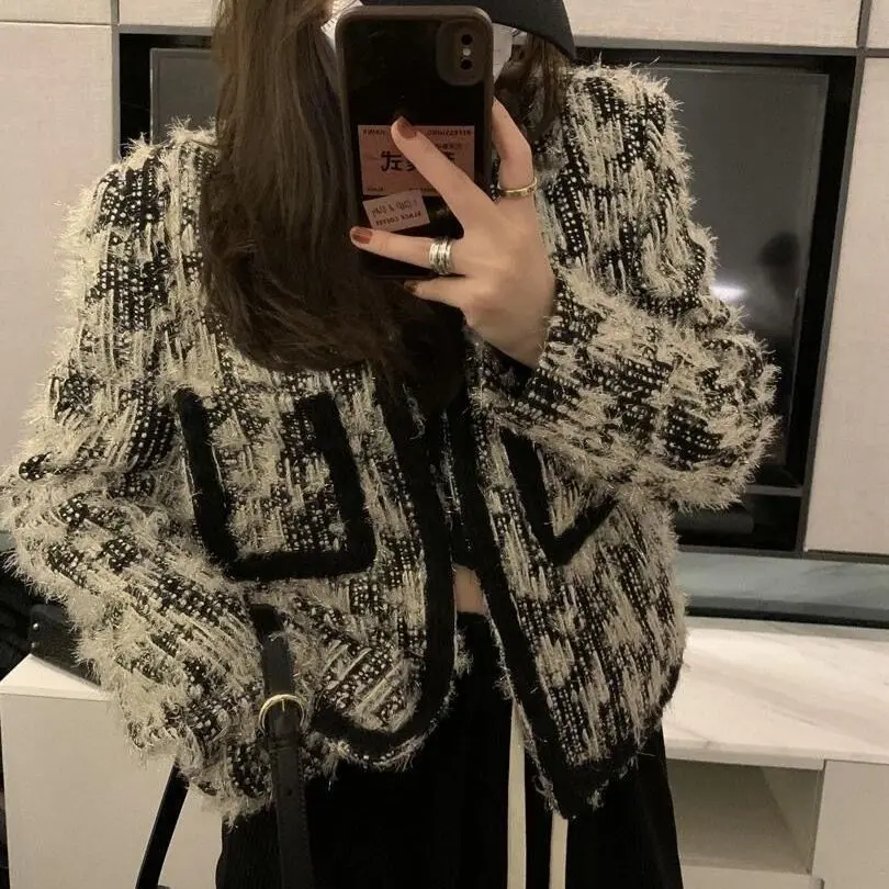 Autumn Winter Women's Coat 2023 Casual Style Tweed Jacket Korean Fashion Elegant Long Sleeve Mujer's Outwear Office Lady A80
Autumn Winter Women's Coat 2023 Casual Style Tweed Jacket Korean Fashion Elegant Long Sleeve Mujer's Outwear Office Lady A80