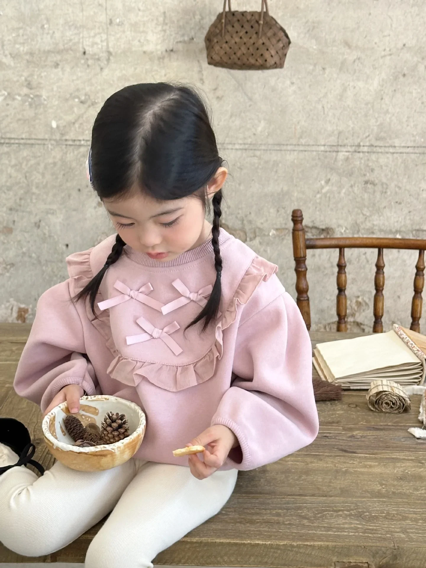 2024 Autumn New Girls Bow Sweatshirt Solid Children Long Sleeve Lace Tops Cotton Baby Girls Loose Casual Pullover Kids Clothes
2024 Autumn New Girls Bow Sweatshirt Solid Children Long Sleeve Lace Tops Cotton Baby Girls Loose Casual Pullover Kids Clothes