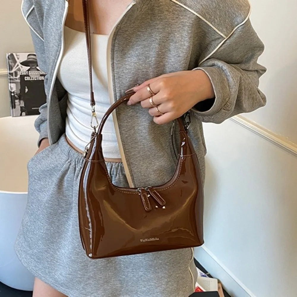 Handbag Korean PU Crossbody Bag Love Heart Pendant PU Leather Korean Underarm Bag Dumpling Bag Large Capacity Women Shoulder Bag
Handbag Korean PU Crossbody Bag Love Heart Pendant PU Leather Korean Underarm Bag Dumpling Bag Large Capacity Women Shoulder Bag