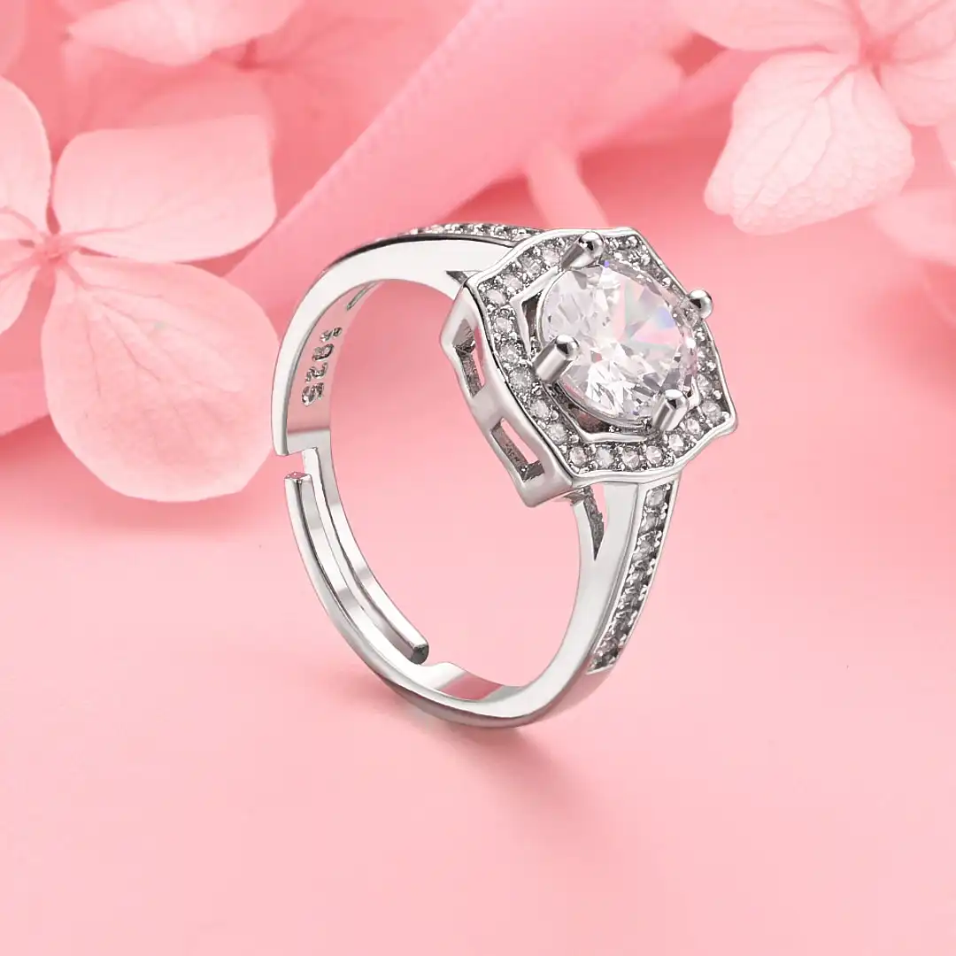 1 piece of 925 sterling silver exquisite zircon ring for women's fashionable wedding accessories
1 piece of 925 sterling silver exquisite zircon ring for women's fashionable wedding accessories