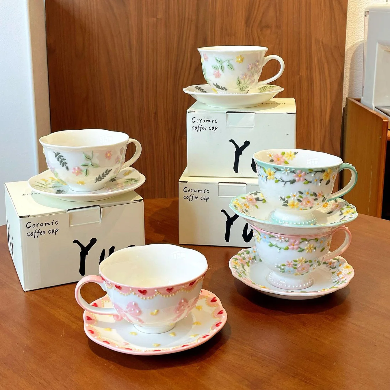 Fresh And Cute Style High Temperature Fired Ceramics Coffee Cup And Saucer Set Drinkware Relief Floral Patterns Afternoon Tea
Fresh And Cute Style High Temperature Fired Ceramics Coffee Cup And Saucer Set Drinkware Relief Floral Patterns Afternoon Tea