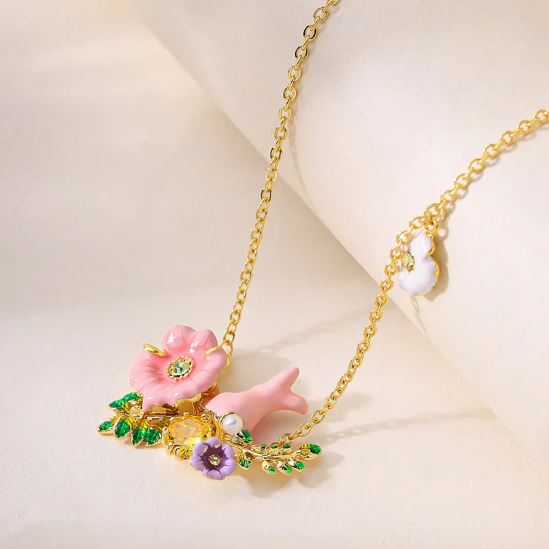 Fashionable, sweet, light and luxurious style handmade oil-dropped enamel glaze flower pendant clavicle chain snake bone chain
Fashionable, sweet, light and luxurious style handmade oil-dropped enamel glaze flower pendant clavicle chain snake bone chain
