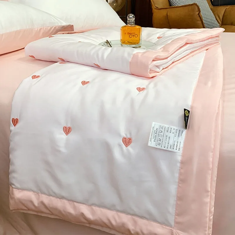 Summer Quilt with Ice Silk Summer Cool Quilt, Machine Washable for Sleeping Naked in Summer Thin Quilt,4-piece Bed Sheet Set
Summer Quilt with Ice Silk Summer Cool Quilt, Machine Washable for Sleeping Naked in Summer Thin Quilt,4-piece Bed Sheet Set