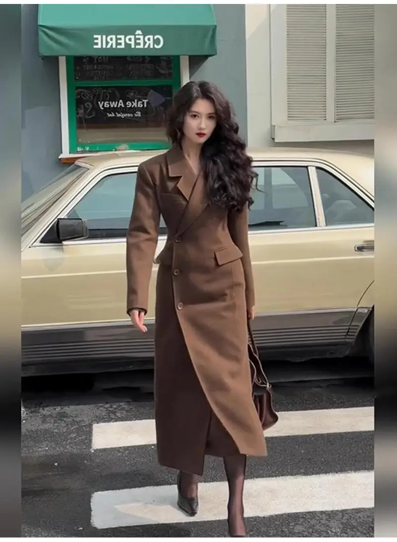 Plus Size Brown Trench Coat Women Winter Wool Blend Overcoat with Notched Lapel Retro Elegant Mid Length Outerwear
Plus Size Brown Trench Coat Women Winter Wool Blend Overcoat with Notched Lapel Retro Elegant Mid Length Outerwear