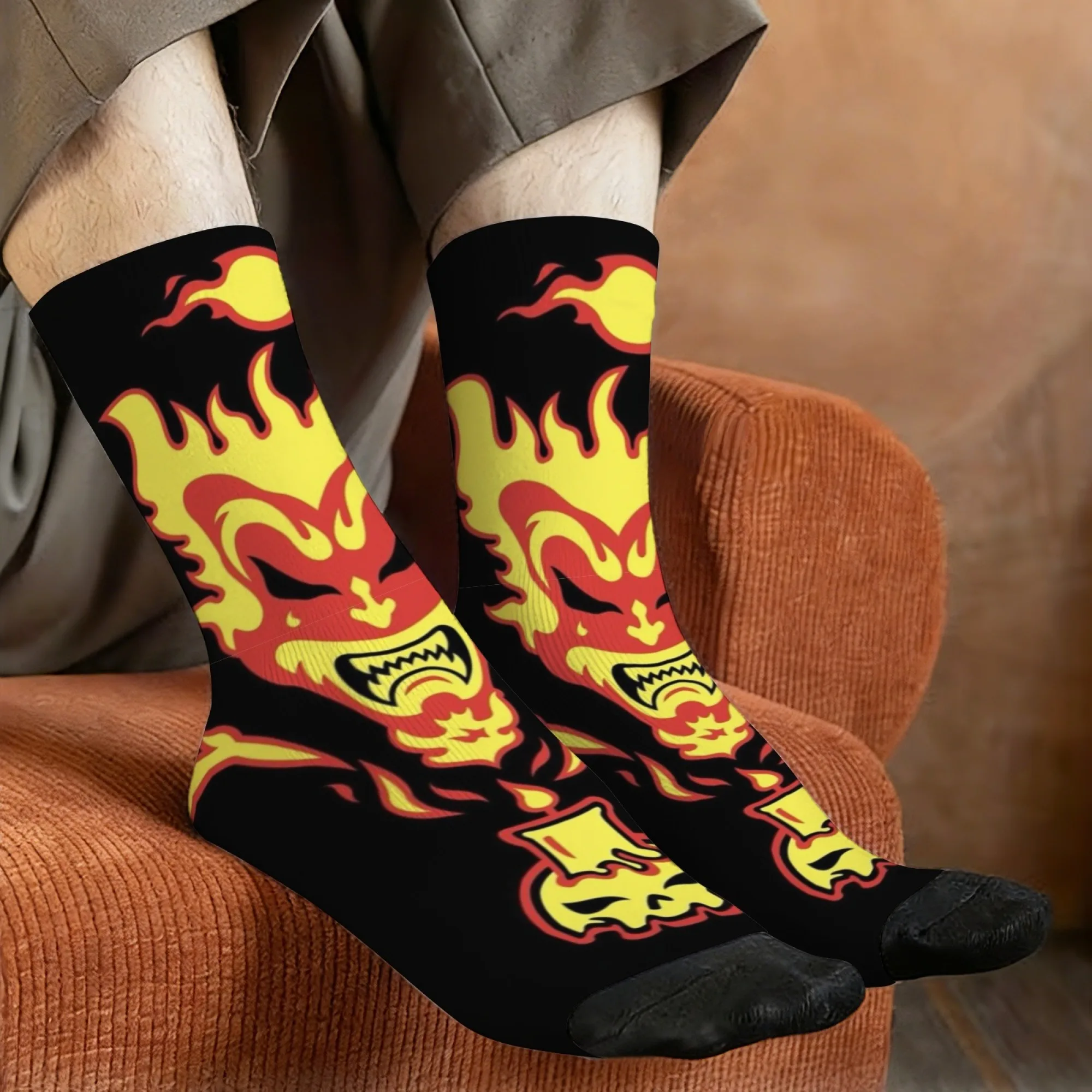 Мужские носки в стиле дарк-панк, с тематикой пламенных демонов, удобные, дышащие, нескользящие, повседневные, идеально подходят для необычных вечеринок.
Мужские носки в стиле дарк-панк, с тематикой пламенных демонов, удобные, дышащие, нескользящие, повседневные, идеально подходят для необычных вечеринок.