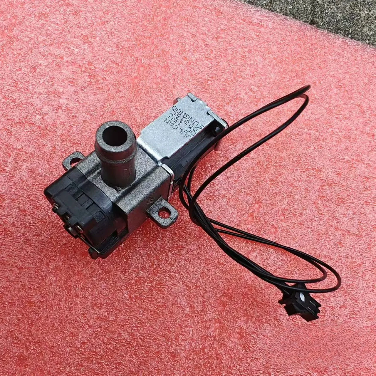For Korea Kushen rice cooker accessories CUCHEN solenoid valve exhaust valve Kushen solenoid valve 15 volts 
For Korea Kushen rice cooker accessories CUCHEN solenoid valve exhaust valve Kushen solenoid valve 15 volts