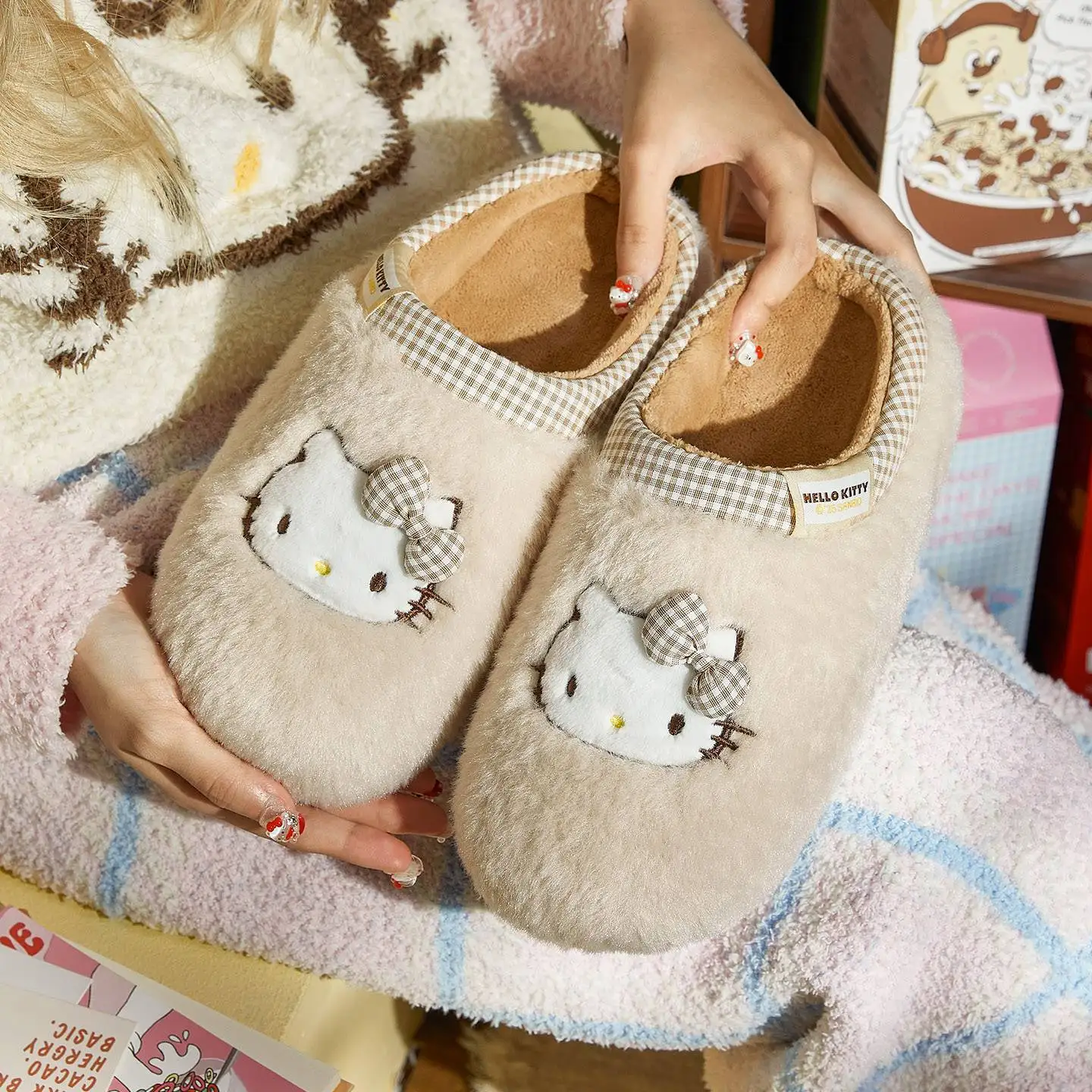 Hello Kitty Plush Slippers Cute Head Inside and Outside Wearing Women Cartoon Cotton Slippers Furniture Shoes Women Accessories
Hello Kitty Plush Slippers Cute Head Inside and Outside Wearing Women Cartoon Cotton Slippers Furniture Shoes Women Accessories
