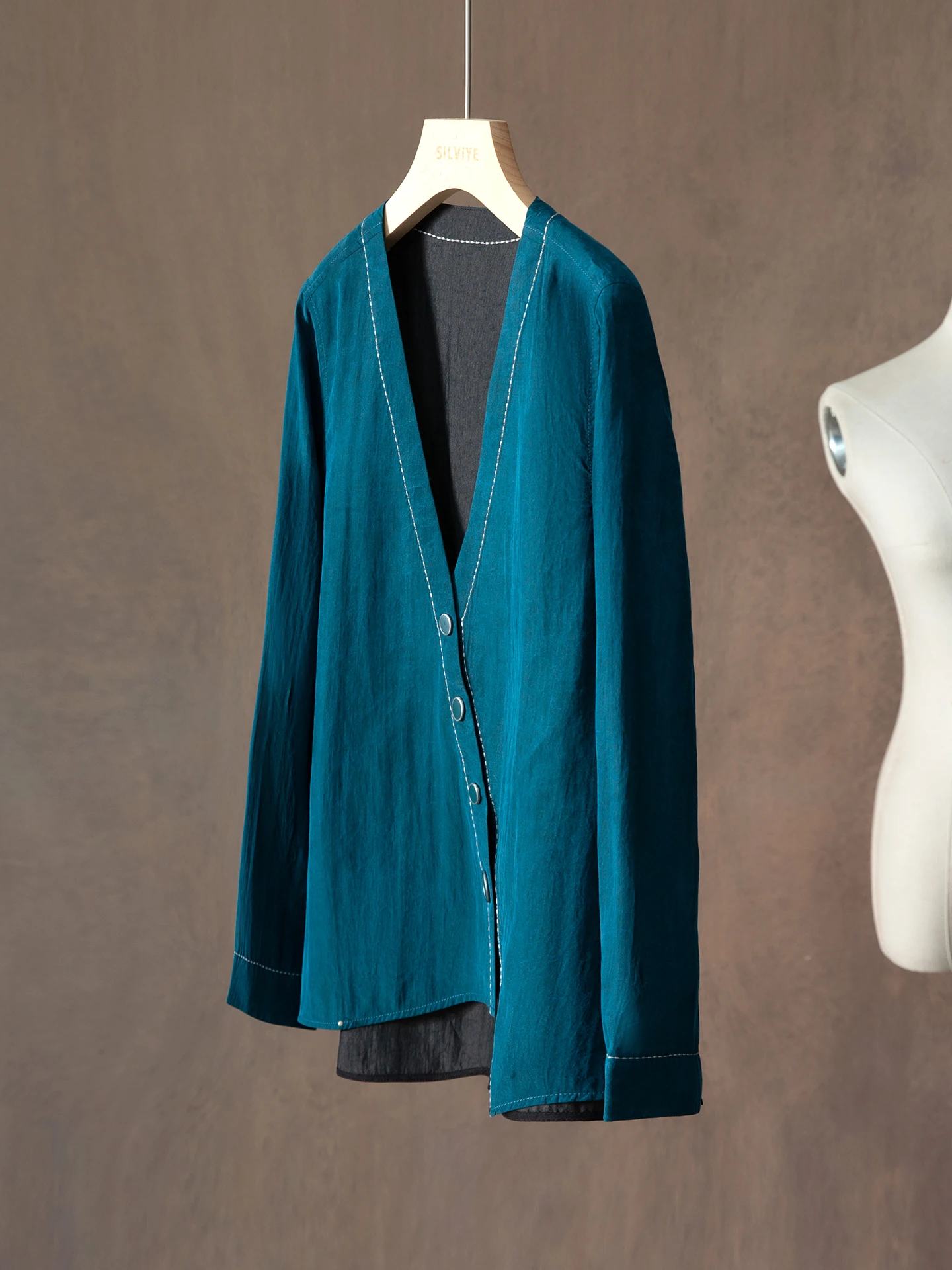 Double-Sided Wear 00% Silk Lightweight National Sle Embroidery Chain Design Sensation Open Cardigan Spring Women'...
Double-Sided Wear 00% Silk Lightweight National Sle Embroidery Chain Design Sensation Open Cardigan Spring Women'...