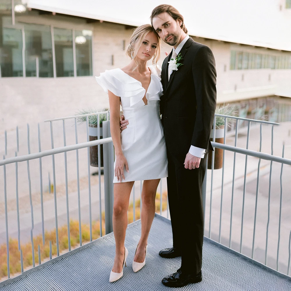 Mini Length Ruffled Sleeves V Neck Bridal Gown V Neck Sheath Custom Made Above Knee Minimalist Simple Skinny Fit Wedding Dress
Mini Length Ruffled Sleeves V Neck Bridal Gown V Neck Sheath Custom Made Above Knee Minimalist Simple Skinny Fit Wedding Dress