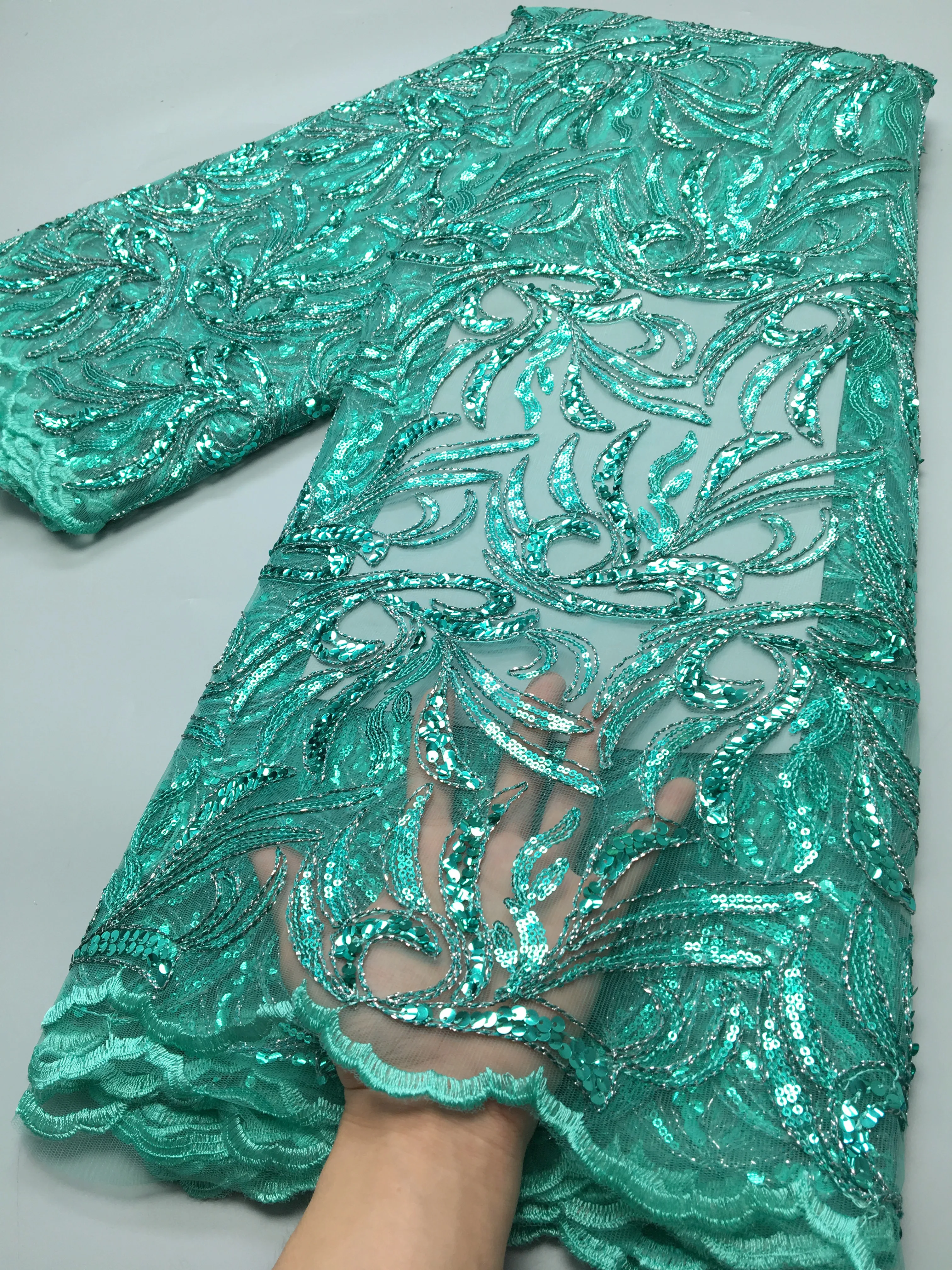 Nigerian French Tulle Lace Fabric with Sequins African Mesh Embroidery Lace High Quality for Sewing Luxury Midi Party Dress 3892
Nigerian French Tulle Lace Fabric with Sequins African Mesh Embroidery Lace High Quality for Sewing Luxury Midi Party Dress 3892