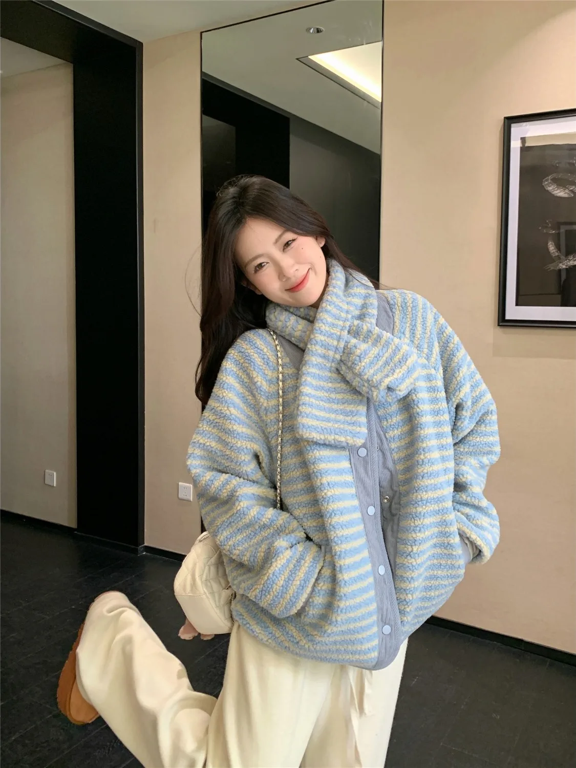 Women's Loose Thiened Autumn Winter Cotton Jaet Stripe Pattern Double-Sided Wear Warm Versatile Outerwear with Scarf
Women's Loose Thiened Autumn Winter Cotton Jaet Stripe Pattern Double-Sided Wear Warm Versatile Outerwear with Scarf