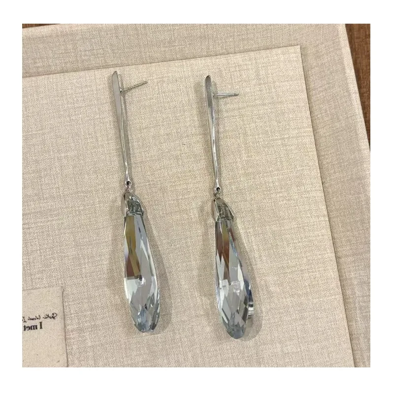 Cold Wind Silver Needle Glass Water Drop Earrings Women's Fashion Simple Personality Versatile Earrings Niche High-end Earrings
Cold Wind Silver Needle Glass Water Drop Earrings Women's Fashion Simple Personality Versatile Earrings Niche High-end Earrings