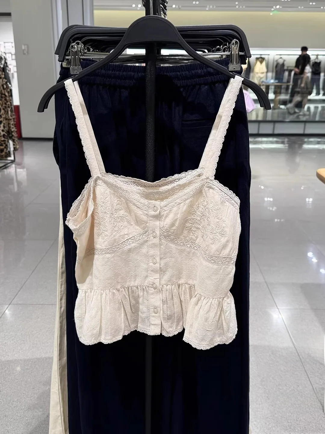 Милый сли с вышитой кружевной отделкой в стиле пэчворк, жилет на бретельках, топ, женский модный летний новый поступление, длина, смесь хлопка
Милый сли с вышитой кружевной отделкой в стиле пэчворк, жилет на бретельках, топ, женский модный летний новый поступление, длина, смесь хлопка