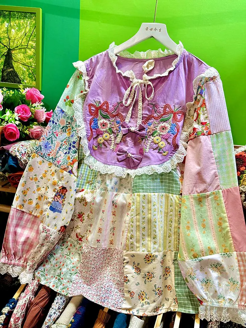 Goblincore Cottagecore Mori Girl Lolita Sweet Rococo Blouse Female Vintage Cotton Lace Floral Embroidery Patchwork Cute Shirt
Goblincore Cottagecore Mori Girl Lolita Sweet Rococo Blouse Female Vintage Cotton Lace Floral Embroidery Patchwork Cute Shirt