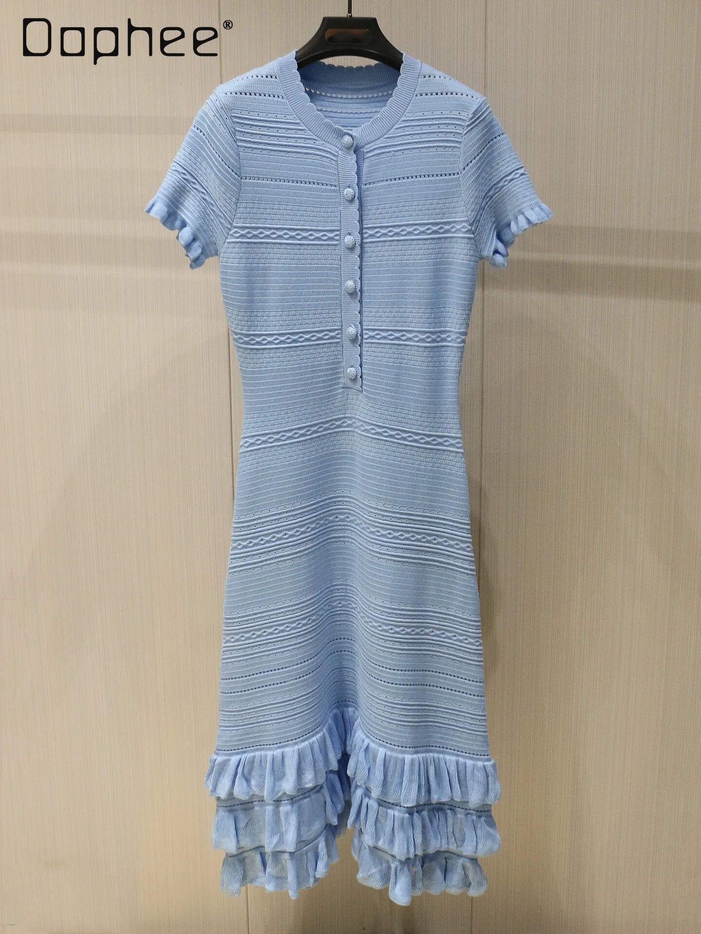 2026 Summer New French Round Neck Short Sleeve Ruffle Edge Knitted Dress Office Lady High End Slim Cake Dress Evening Dresses
2026 Summer New French Round Neck Short Sleeve Ruffle Edge Knitted Dress Office Lady High End Slim Cake Dress Evening Dresses