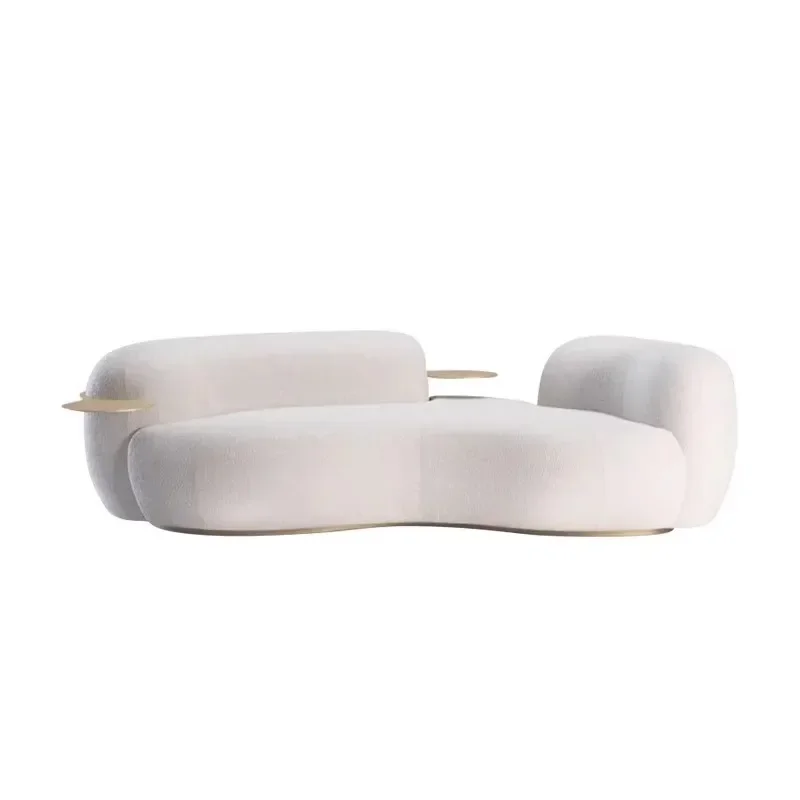 The living room is very simple in creativity, with an Italian-style medieval reception curved sofa
The living room is very simple in creativity, with an Italian-style medieval reception curved sofa