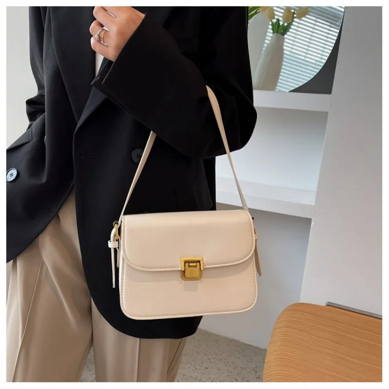 Женская сумка-мессенджер из кожи с гео-принтом, повседневная простая винтажная и парижская, стильный стиль
Женская сумка-мессенджер из кожи с гео-принтом, повседневная простая винтажная и парижская, стильный стиль