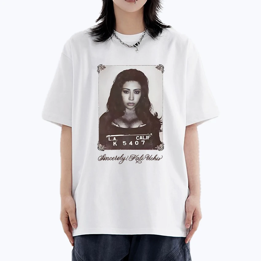 KALI UCHIS Sincerely Photo Summer Tee shirt Men Women Trendy short sleeve print t-shirt 100% Cotton vintage Unisex plus size top
KALI UCHIS Sincerely Photo Summer Tee shirt Men Women Trendy short sleeve print t-shirt 100% Cotton vintage Unisex plus size top