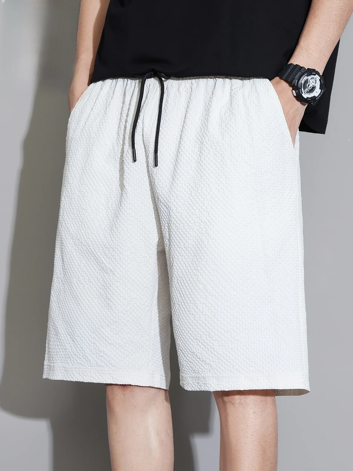 Мужские летние свободные пляжные повседневные брюки-капри из ткани Bubble Cloth, модная молодежная активная одежда
Мужские летние свободные пляжные повседневные брюки-капри из ткани Bubble Cloth, модная молодежная активная одежда