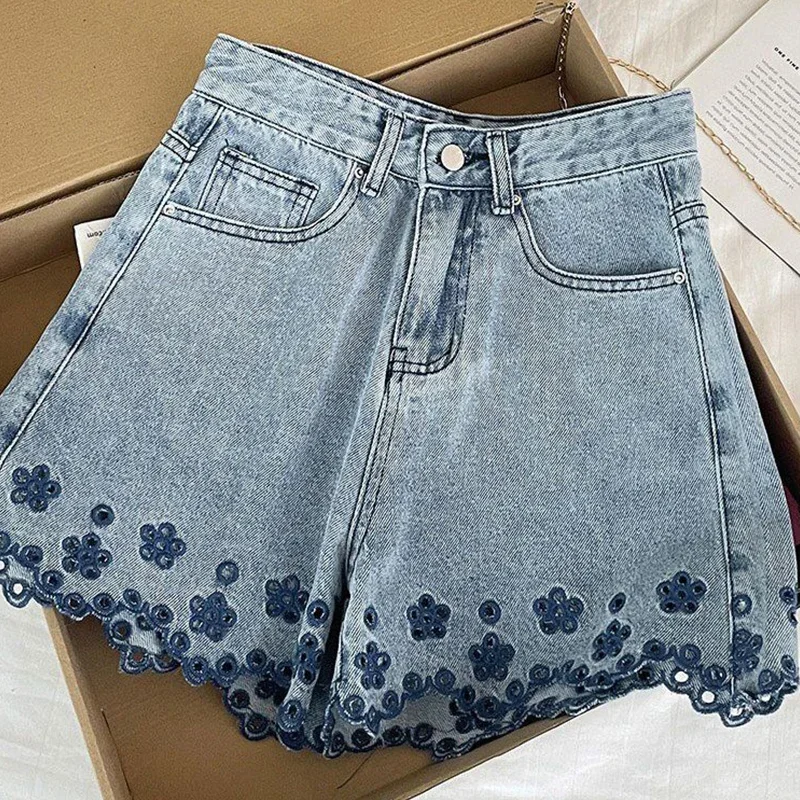 Female Korean Embroidered Ruffles High Waist Jeans Summer Trend Sexy Buttons Slim Shorts Women Clothes All-match Pocket Pants
Female Korean Embroidered Ruffles High Waist Jeans Summer Trend Sexy Buttons Slim Shorts Women Clothes All-match Pocket Pants