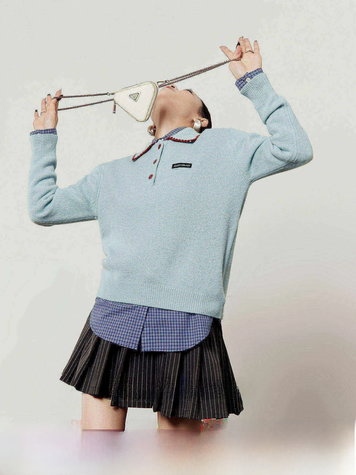 Blue Loose Casual Style Knitted Sweater for Women Spring 2026 New Flip Collar Lazy Fashion Korean Style Girl Commute Wear
Blue Loose Casual Style Knitted Sweater for Women Spring 2026 New Flip Collar Lazy Fashion Korean Style Girl Commute Wear