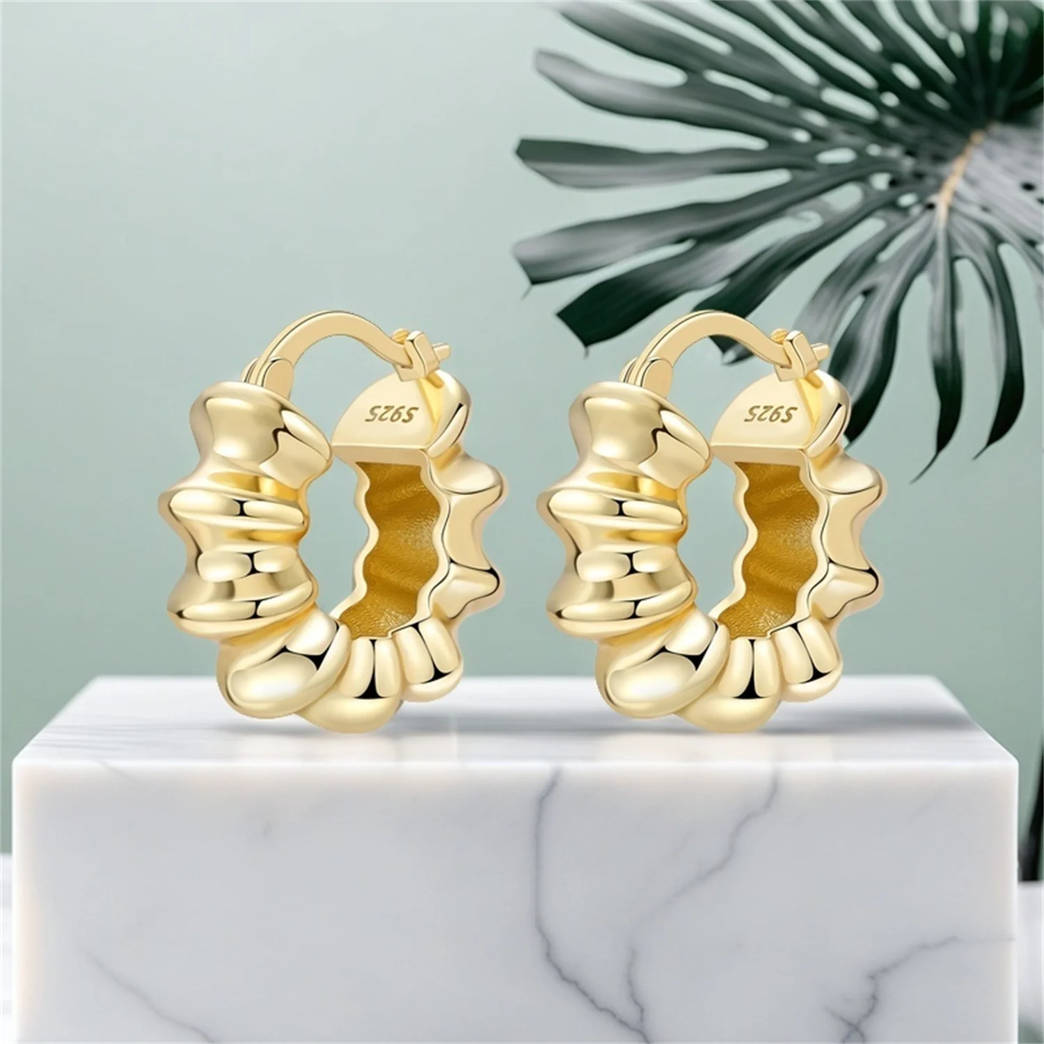 925 Sterling Silver Gold Temperament Versatile Earrings Jewelry Versatile Hoop Earrings For Women Jewelry Birthday Party Gifts
925 Sterling Silver Gold Temperament Versatile Earrings Jewelry Versatile Hoop Earrings For Women Jewelry Birthday Party Gifts