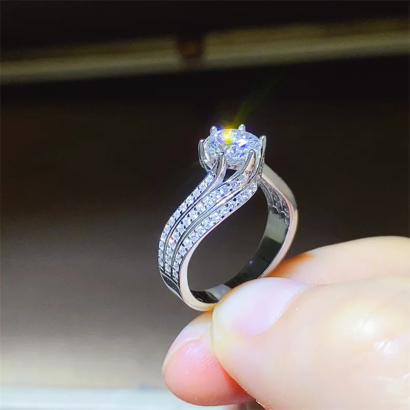 Office Lady Real 1ct Moissanite Diamond Ring 925 Sterling Silver Party Wedding Band Rings for Women Bridal Engagement Jewelry
Office Lady Real 1ct Moissanite Diamond Ring 925 Sterling Silver Party Wedding Band Rings for Women Bridal Engagement Jewelry