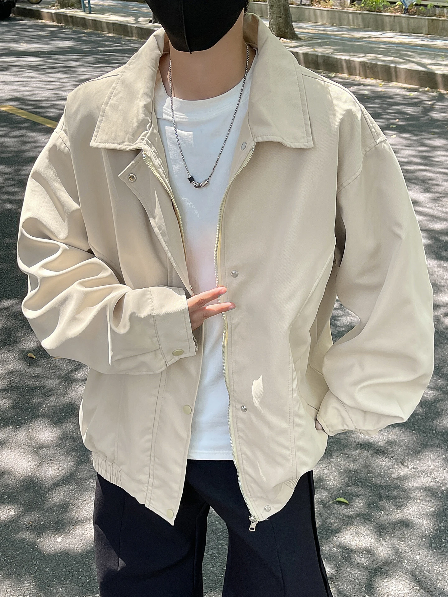 Мужская демисезонная повседневная спортивная куртка в винтажном корейском стиле, ветрозащитная, свободного кроя, на молнии, удобная для путешествий, из полиэстера
Мужская демисезонная повседневная спортивная куртка в винтажном корейском стиле, ветрозащитная, свободного кроя, на молнии, удобная для путешествий, из полиэстера