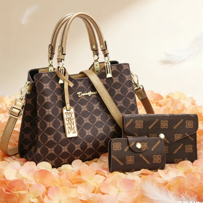 Light luxury printed tote bag women's bag 3-piece set, high-end commuter handbag with large capacity, lightweight large bag mess
Light luxury printed tote bag women's bag 3-piece set, high-end commuter handbag with large capacity, lightweight large bag mess
