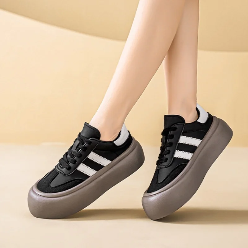 Women's Sporty Casual Breathable Sneakers Thick Bottom Flat Footwear Korean Style Spring 2025 Fashionable Cross Buckle
Women's Sporty Casual Breathable Sneakers Thick Bottom Flat Footwear Korean Style Spring 2025 Fashionable Cross Buckle