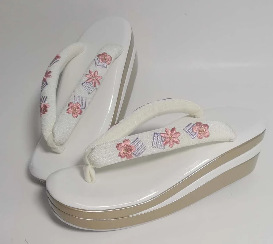 Women's Embroidered Thi Heel Sandals Slip-On Clogs Bath Robe Slippers Espadrilles Flatform Rubber Sole Casual oes
Women's Embroidered Thi Heel Sandals Slip-On Clogs Bath Robe Slippers Espadrilles Flatform Rubber Sole Casual oes