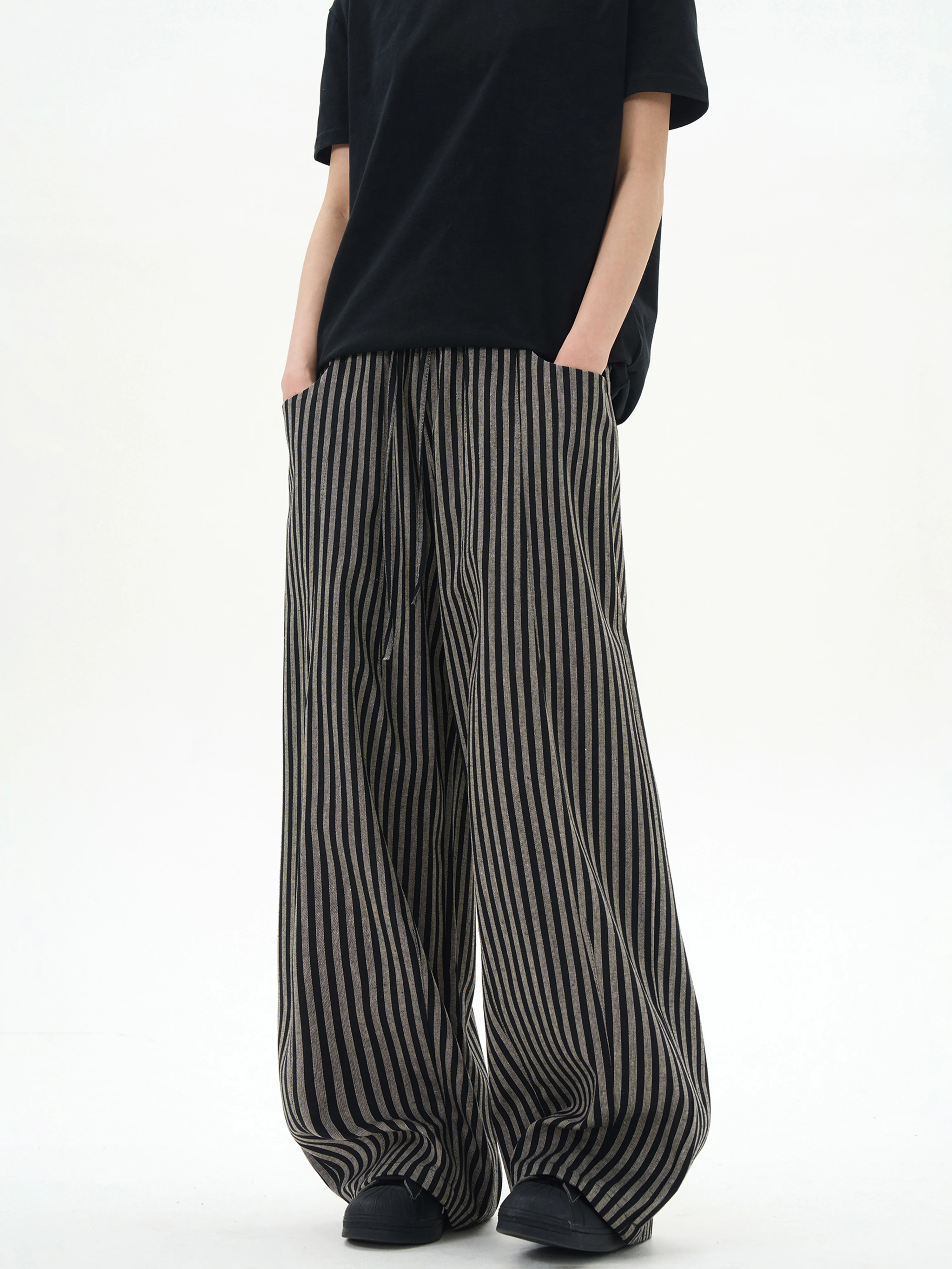 Casual Retro Striped Print High Waist Wide Leg Pants Women's Fashion Loose Vintage Soft Full Length Trousers 2025 Summer
Casual Retro Striped Print High Waist Wide Leg Pants Women's Fashion Loose Vintage Soft Full Length Trousers 2025 Summer
