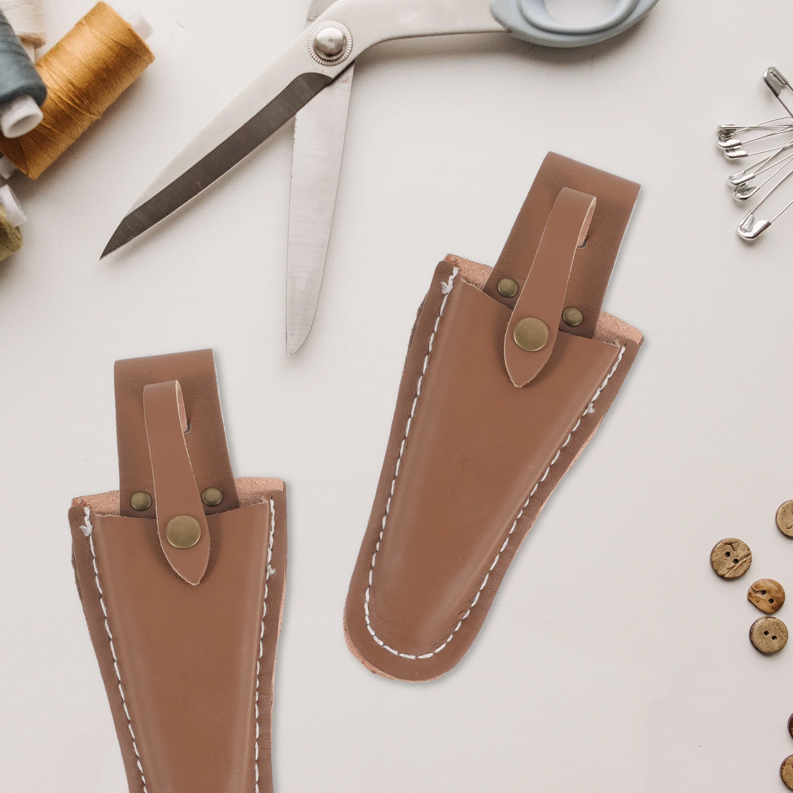 2Pcs Protective Scissor Cover Cowhide Sheath for Pruner Case Garden Pruning Tool Holder Tree Pruning Tools
2Pcs Protective Scissor Cover Cowhide Sheath for Pruner Case Garden Pruning Tool Holder Tree Pruning Tools