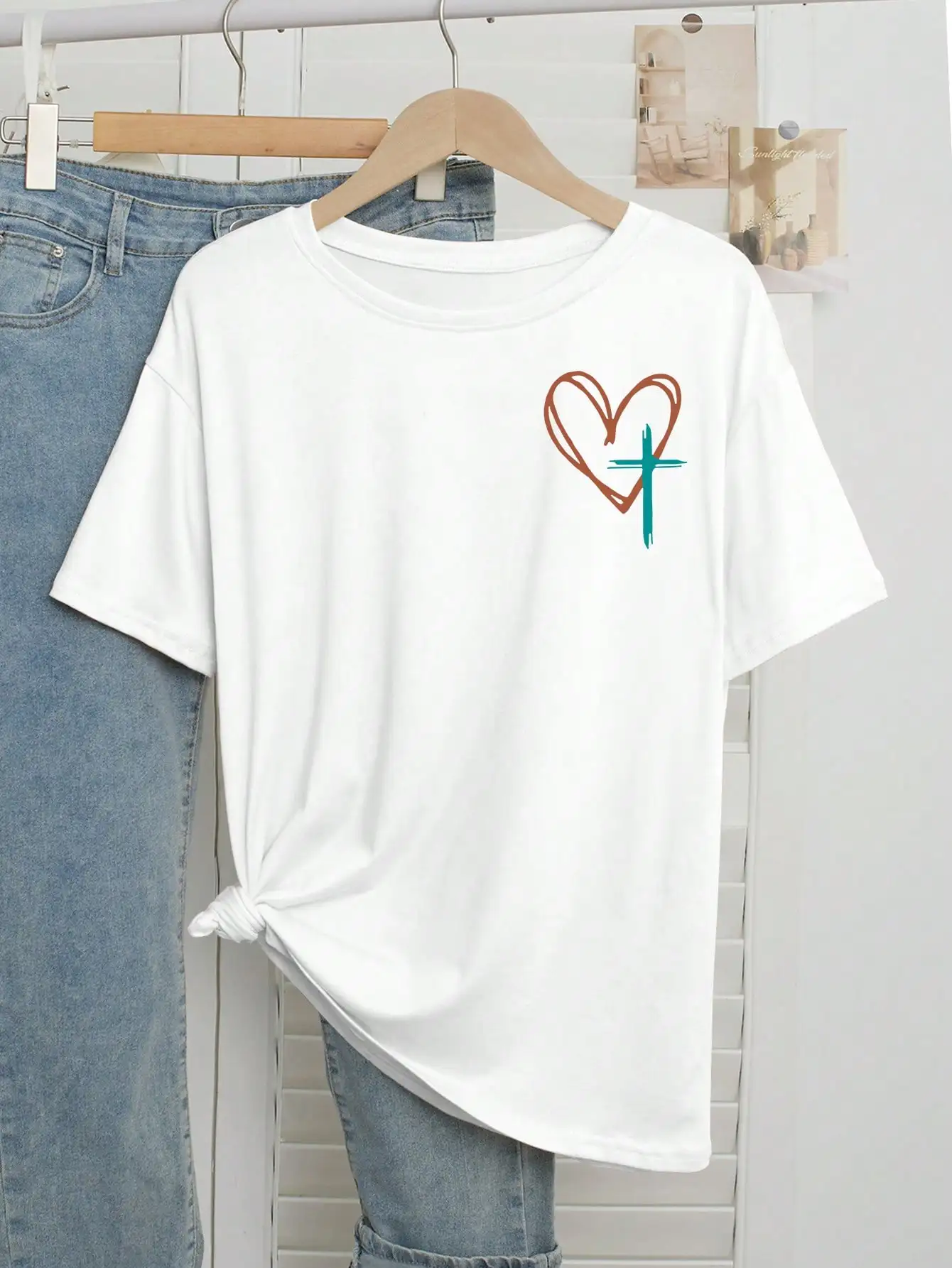 Женская футболка с короткими рукавами и принтом размера PLUS, свободная и повседневная, мягкая, удобная и дышащая, для занятий спортом на открытом воздухе
Женская футболка с короткими рукавами и принтом размера PLUS, свободная и повседневная, мягкая, удобная и дышащая, для занятий спортом на открытом воздухе