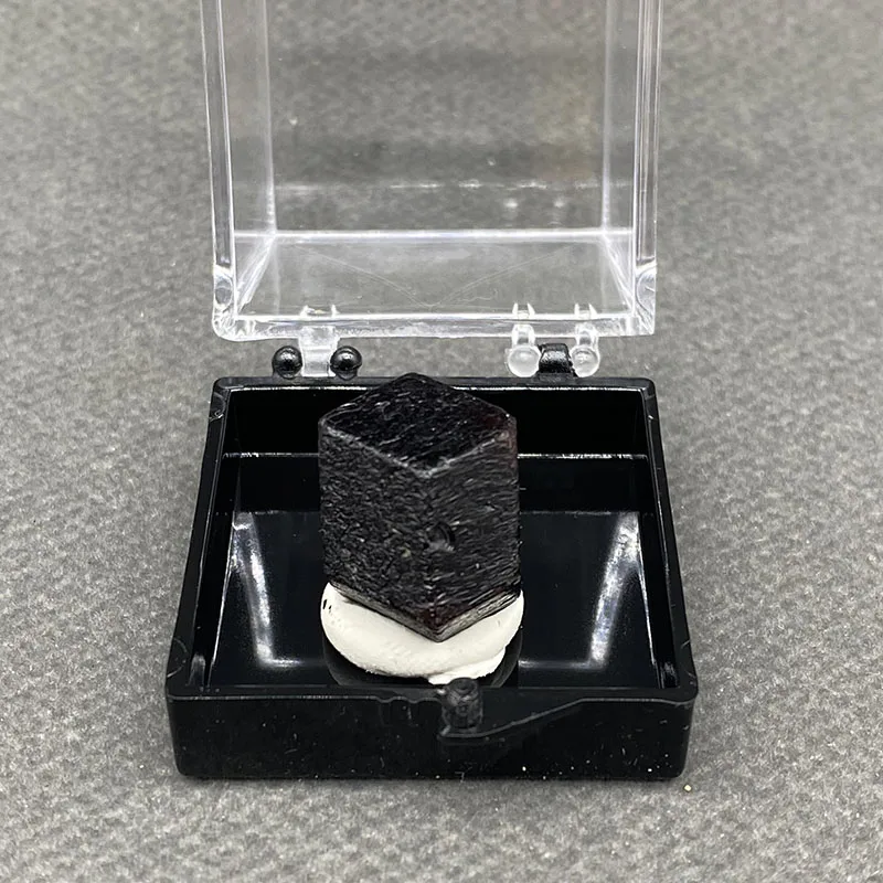 100% натуральный октаедратный гранулированный гранат, минеральный целебный кристалл, полудрагоценный камень 5*35*35 мм
100% натуральный октаедратный гранулированный гранат, минеральный целебный кристалл, полудрагоценный камень 5*35*35 мм