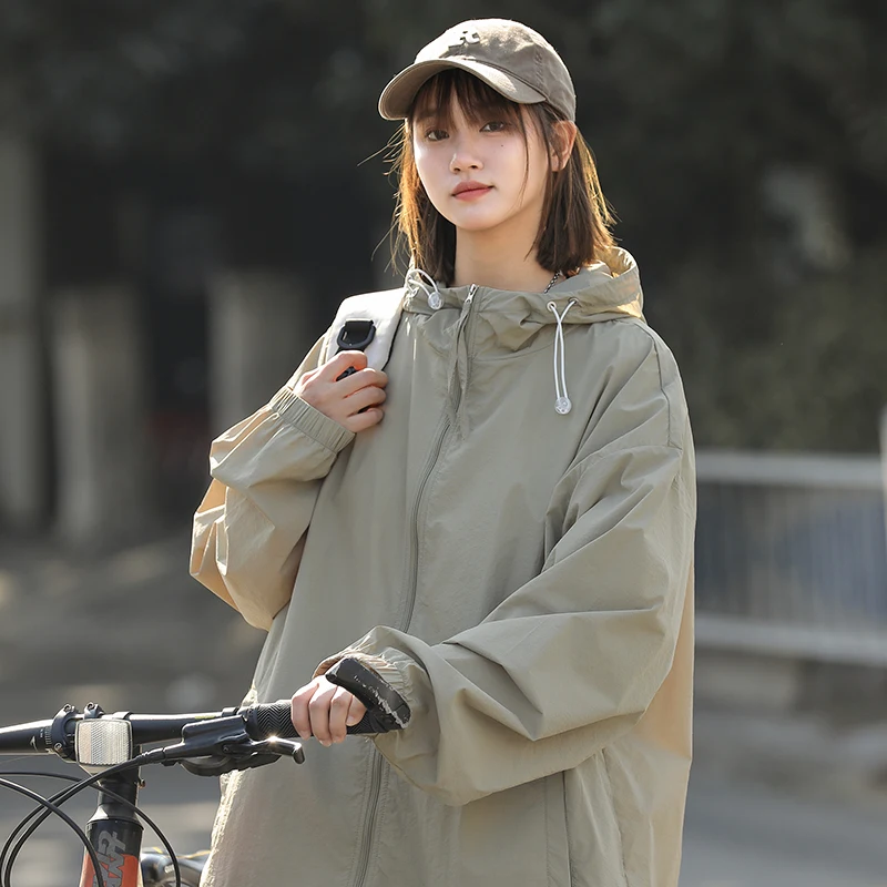 Outdoor Hiking Suncreen Coats Women New Loose Large Size Breathable Sun-Protective Clothing Jacket Thin Skin Windbreaker Female
Outdoor Hiking Suncreen Coats Women New Loose Large Size Breathable Sun-Protective Clothing Jacket Thin Skin Windbreaker Female