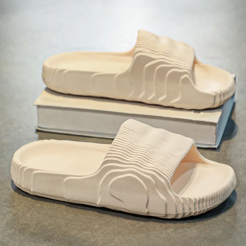 Новые тапочки для женщин и мужчин, на толстой подошве, платформенные шлепанцы, мягкие, из ЭВА, с перфорацией, унисекс, спортивные сандалии, повседневная пляжная обувь
Новые тапочки для женщин и мужчин, на толстой подошве, платформенные шлепанцы, мягкие, из ЭВА, с перфорацией, унисекс, спортивные сандалии, повседневная пляжная обувь
