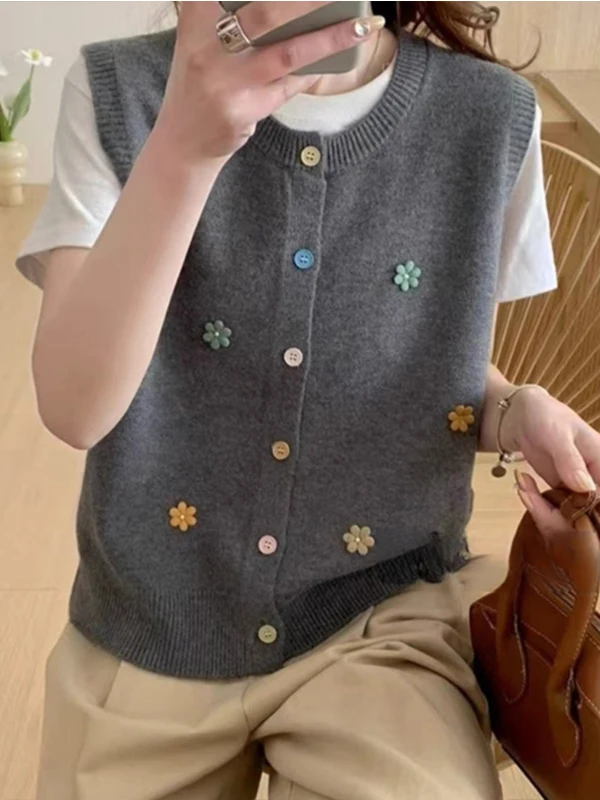 Green Embroidered Knitted Short Sleeveless Vest Women's Style Spring Autumn New Fashion Anti-Aging Cardigan Korean Commute Wind
Green Embroidered Knitted Short Sleeveless Vest Women's Style Spring Autumn New Fashion Anti-Aging Cardigan Korean Commute Wind