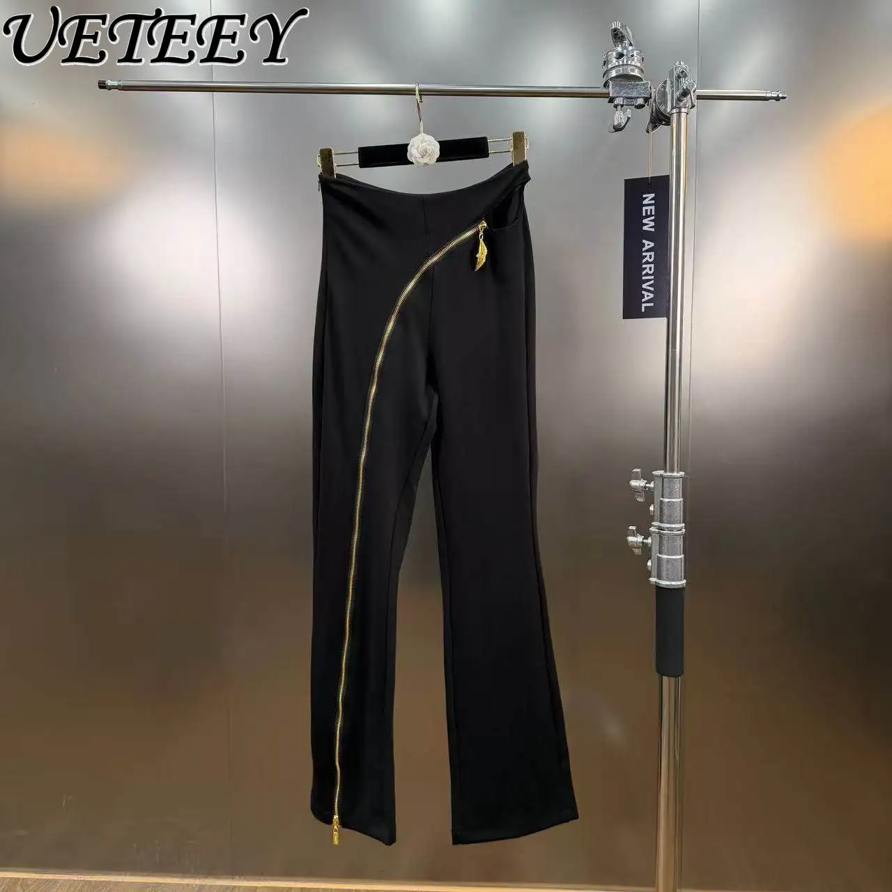2026 Spring Leaf Buckle Zipper Elegant Casual Pants Women French Style Slimming Outerwear Long Trousers Versatile Black Pants
2026 Spring Leaf Buckle Zipper Elegant Casual Pants Women French Style Slimming Outerwear Long Trousers Versatile Black Pants